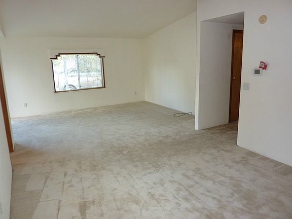 2nd image of 5568 Blakely Ave NE