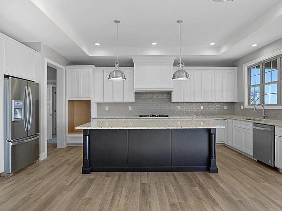 4th image of 7024 Alston Ct