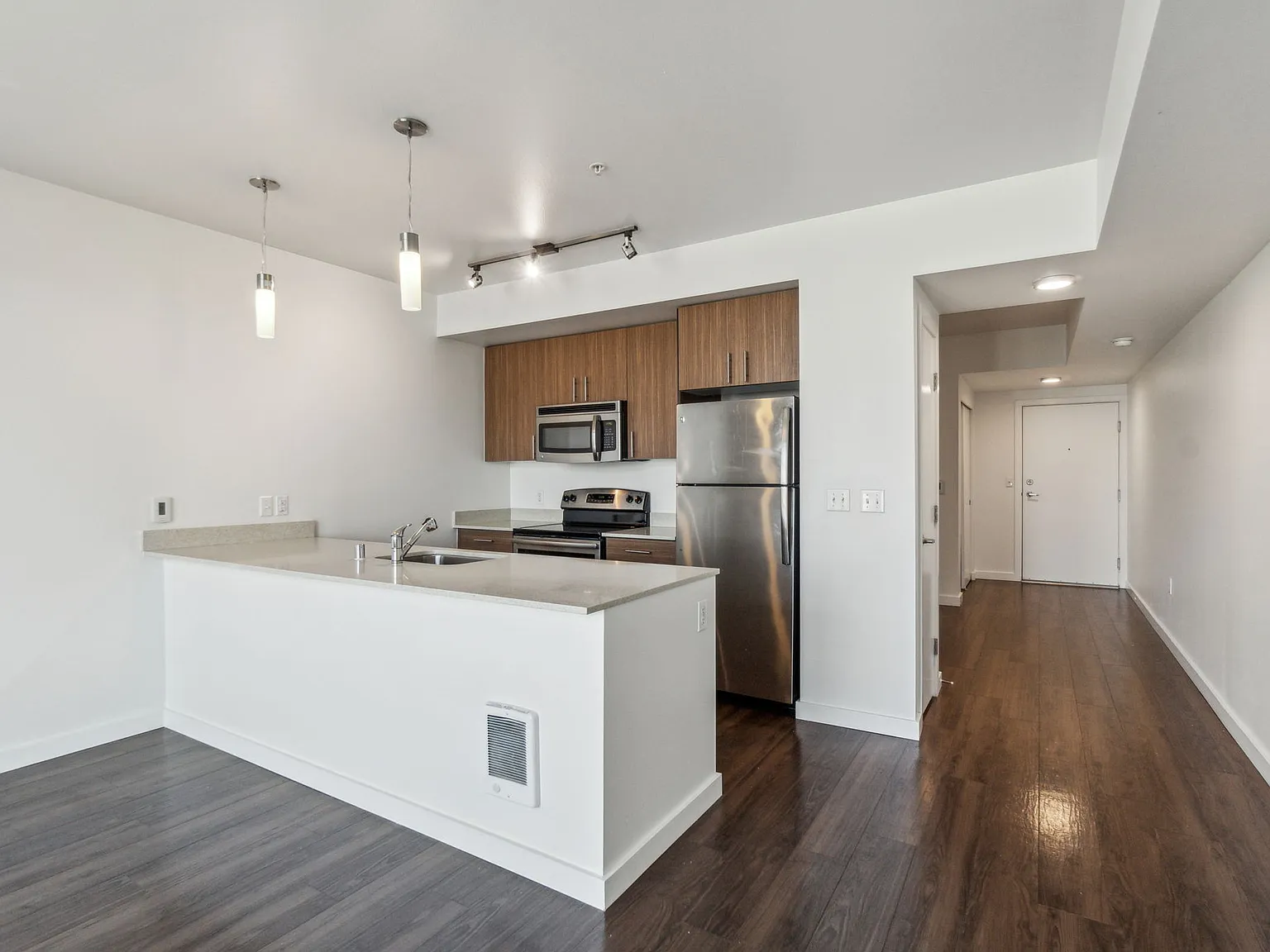 REO Flats — Photo 2