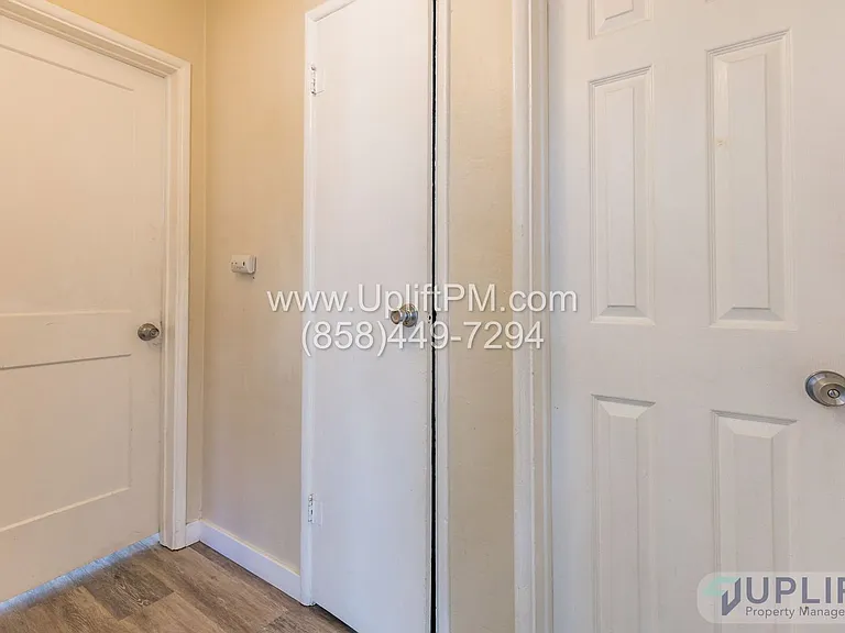 4827 Castle Ave — Photo 13