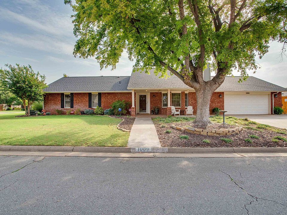 1st image of 1009 Briar Ridge Rd