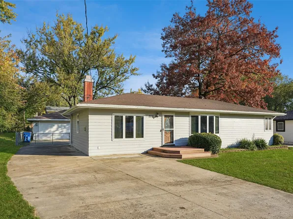 228 Marlou Pkwy, Des Moines, IA 50320