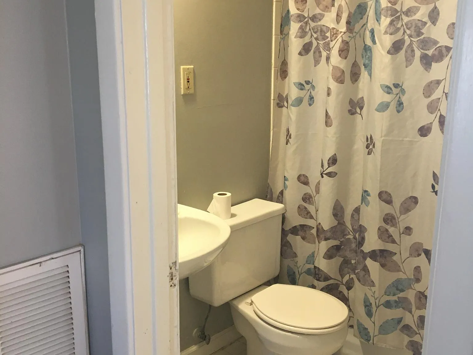 120 Holly St SE — Photo 4