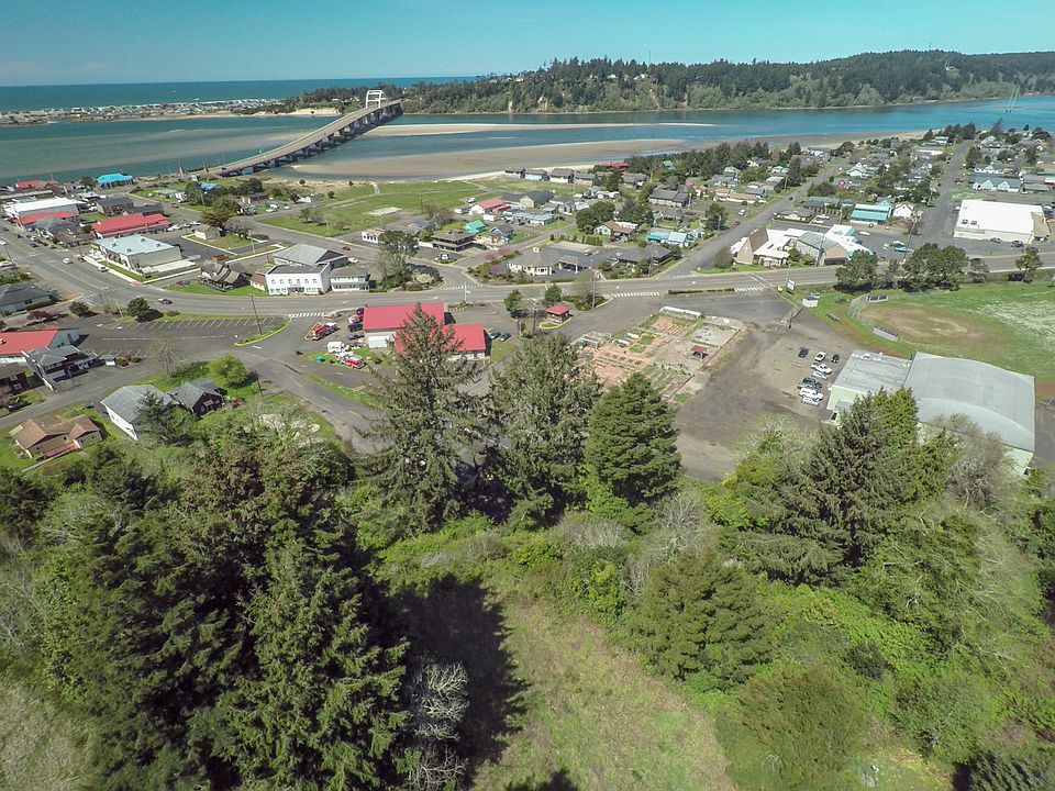1st image of 215 Northeast Willow