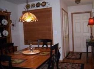 466 Cottonwood Ln, Saline, MI 48176
