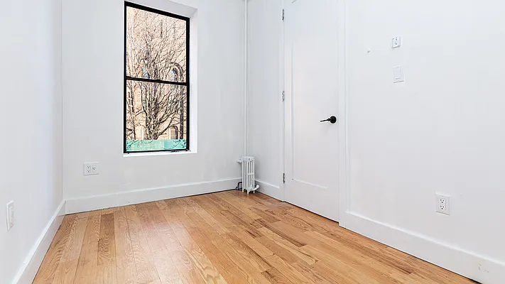 Rented by Nooklyn NYC LLC | media 36