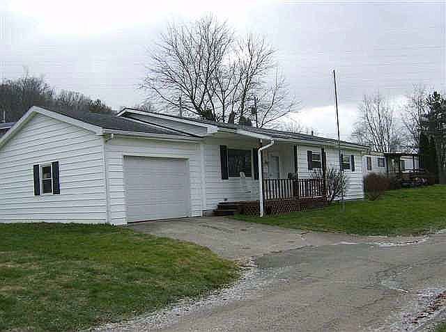 1st image of 104 Boggs Ct