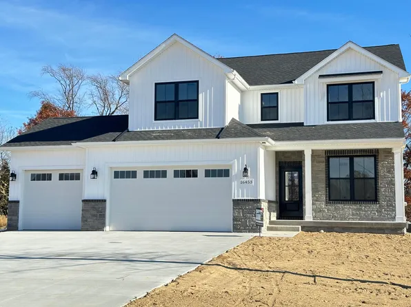 16453 Sleepy Hollow Dr, Fenton, MI 48430