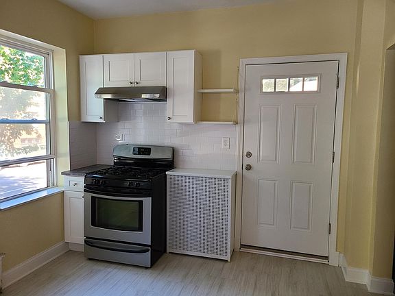 4th image of 4159 N Ashland Ave