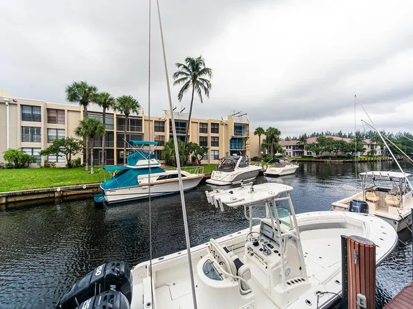 6 Royal Palm Way #102, Boca Raton, FL 33432