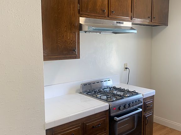3rd image of 3322 Bagley Ave APT 4