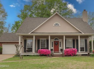 2010 Meadow Oak Dr, Flowood, MS 39232