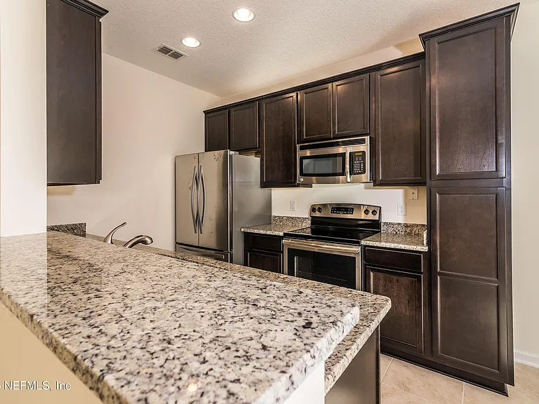 129 Moultrie Village Ln — Photo 10