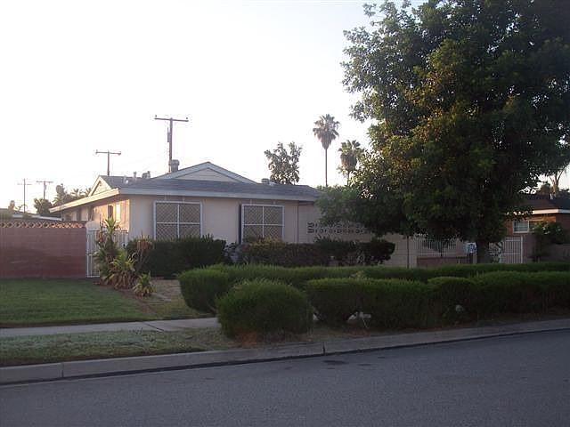 1st image of 1334 N Heathdale Ave
