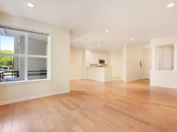 2nd image of 10045 NE 1st St APT 221