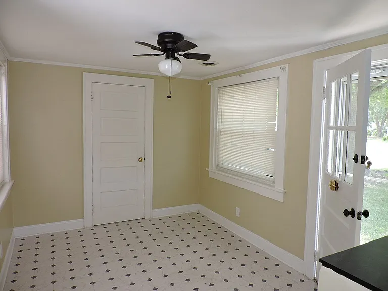 6858 Belroi Rd — Photo 6