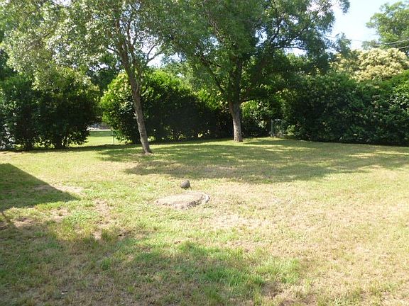 4th image of 2114 Southside Dr