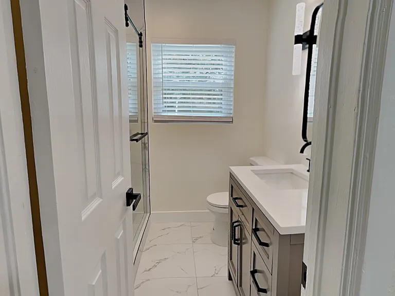 270 W Pineloch Ave #A — Photo 14