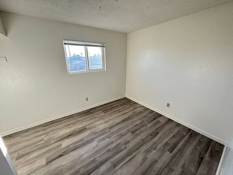 2036 Crawford St #C — Photo 15