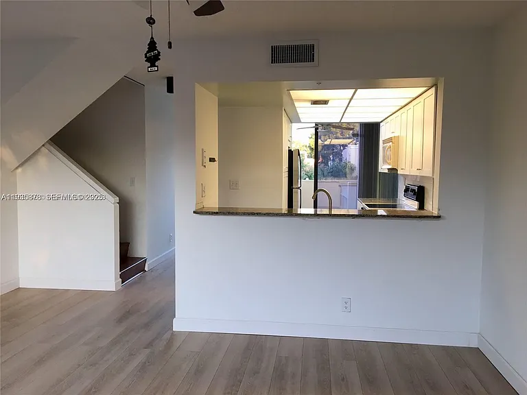 2931 SW 87th Ter — Photo 7