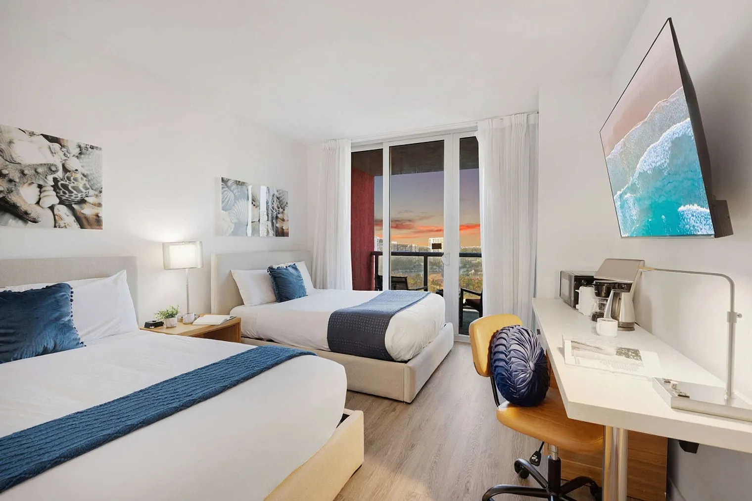 Studio, 1.0 bath, 290 sqft, $1,697 — Photo 2