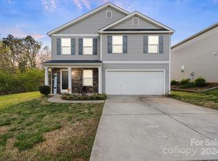 9425 Eagle Feathers Dr, Charlotte, NC 28214