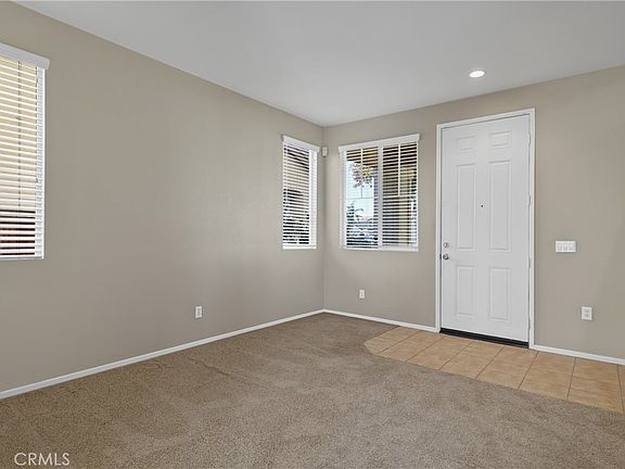 4th image of 29250 Castlewood Dr