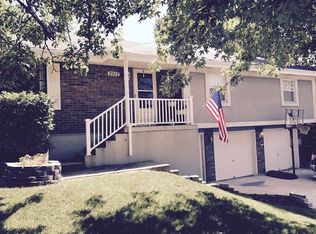 2912 SW Walnut St, Blue Springs, MO 64015