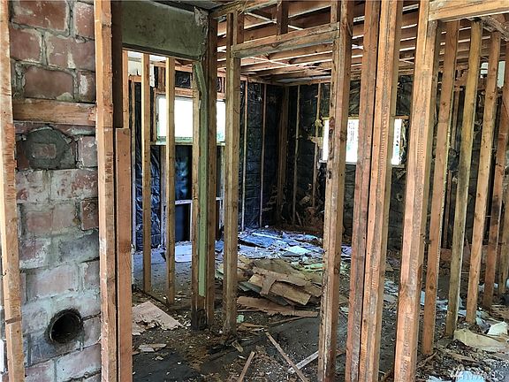 4th image of 5825 Harlow Dr