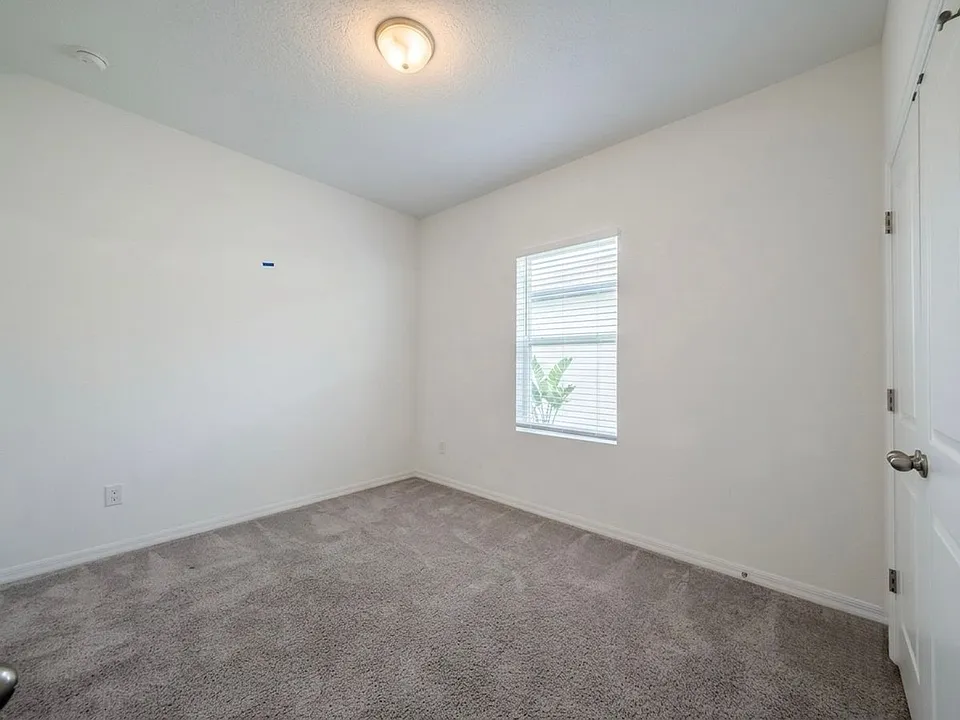 5853 Bullock Pl