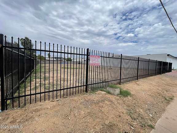 3rd image of 536 E VOGEL Avenue #-