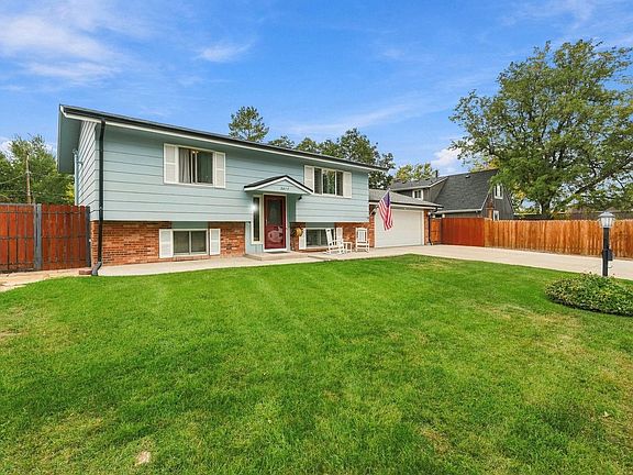 3rd image of 3213 N Custer Ave