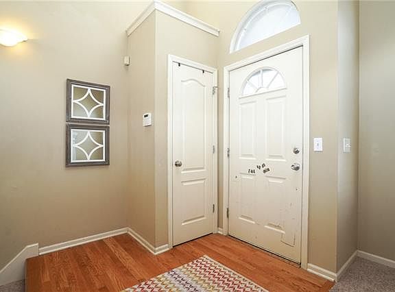 4th image of 1828 NE Stonewood Dr