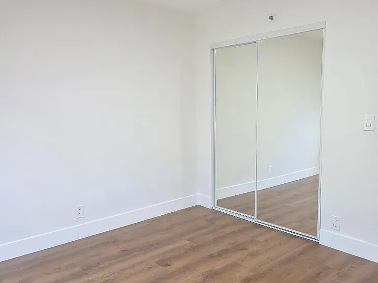4326 W 142nd St #8 — Photo 13