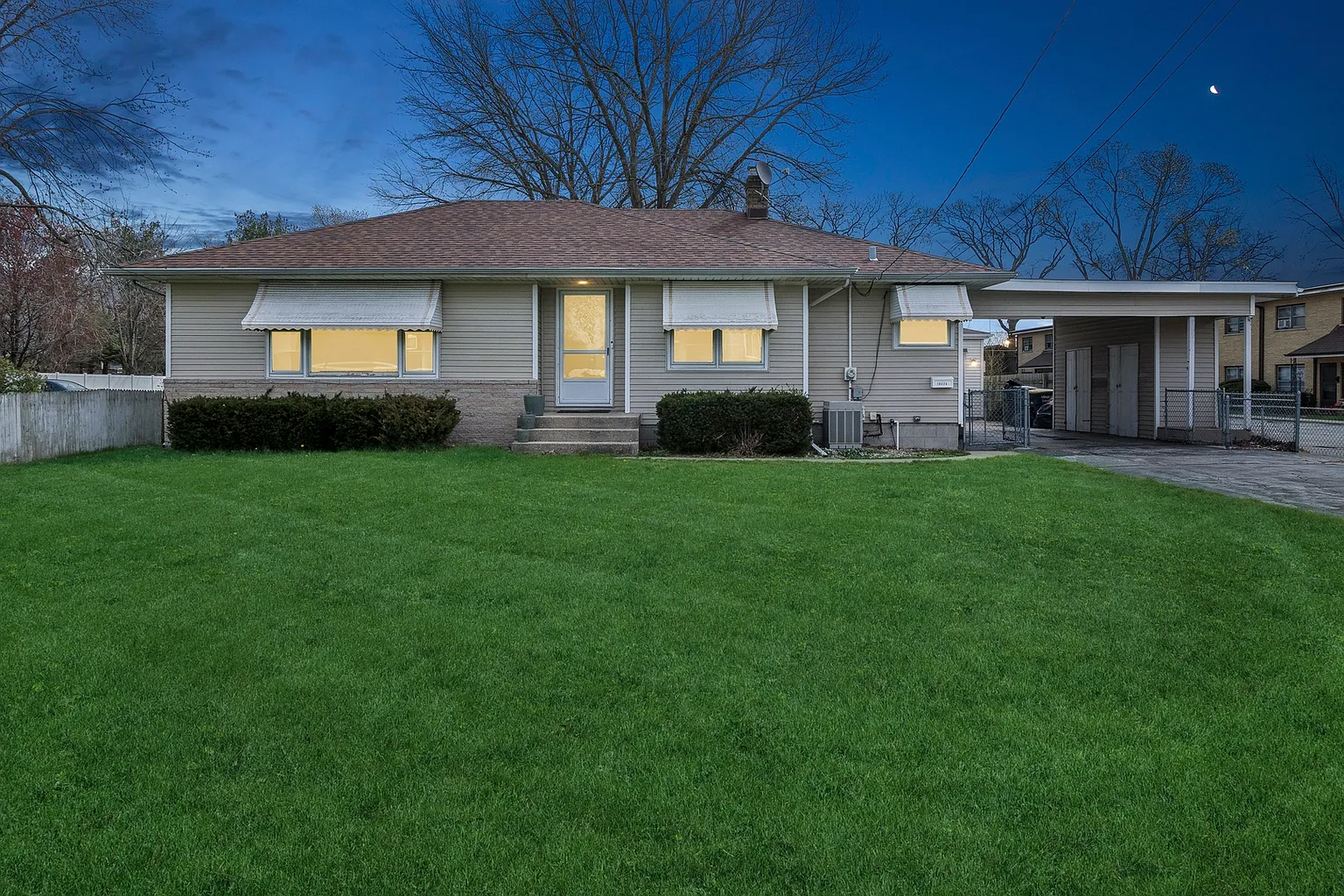 18325 Wentworth Ave photo 1