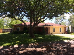 1305 S Cliff St, Decatur, TX 76234