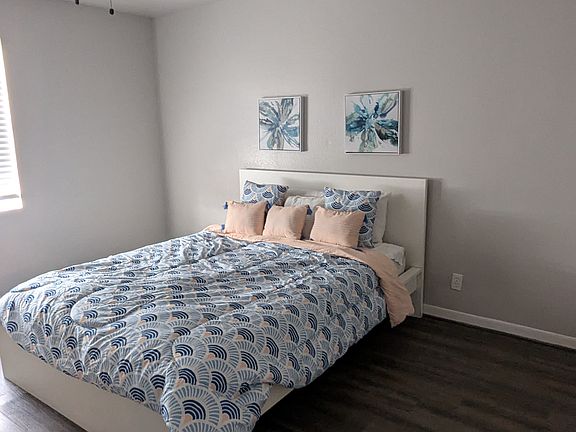 4th image of 417 Church St #20