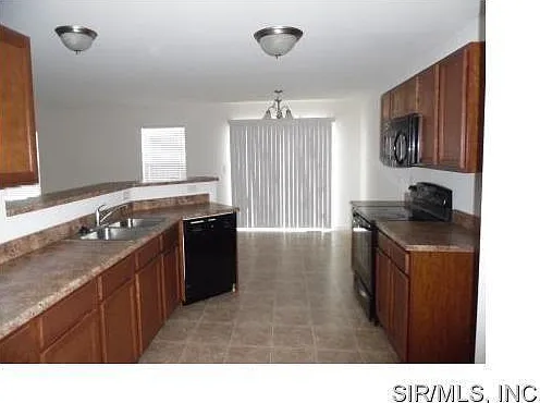 Kitchen Picture #2