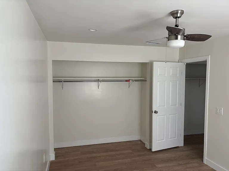 10422 S Broadway #1/2 — Photo 7