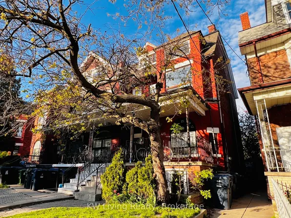 415 Manning Ave, Toronto, ON M6G 2V6