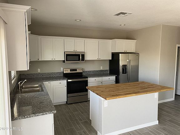 3rd image of 47820 N 17th Ave