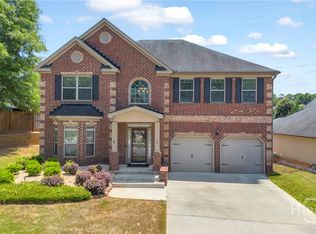 90 Waters Edge Ln, Covington, GA 30014