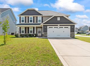 1656 Seattle Slew Ln, Hope Mills, NC 28348