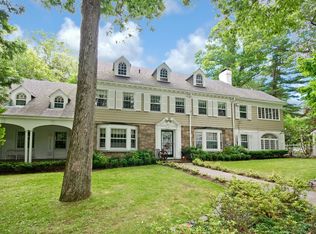 2 Lakin Rd, Scarsdale, NY 10583