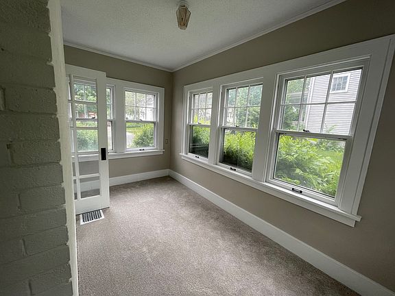 4th image of 2209 Iowa St