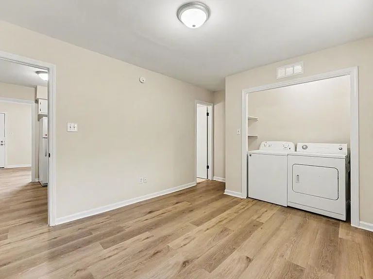 1309 Hudson Ave #C10 — Photo 10