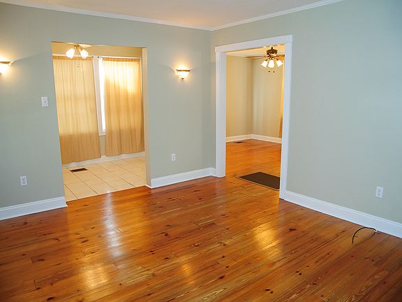 4th image of 825 Bungalow Ct