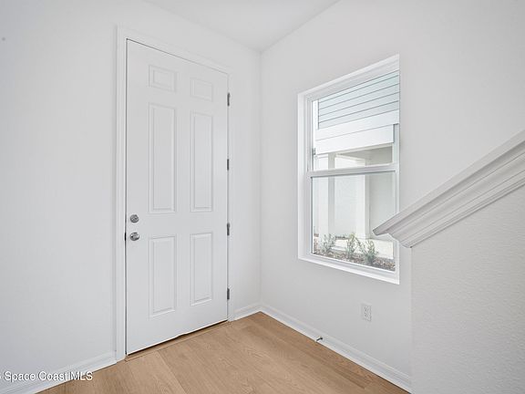 5th image of 4374 Masthead Ave