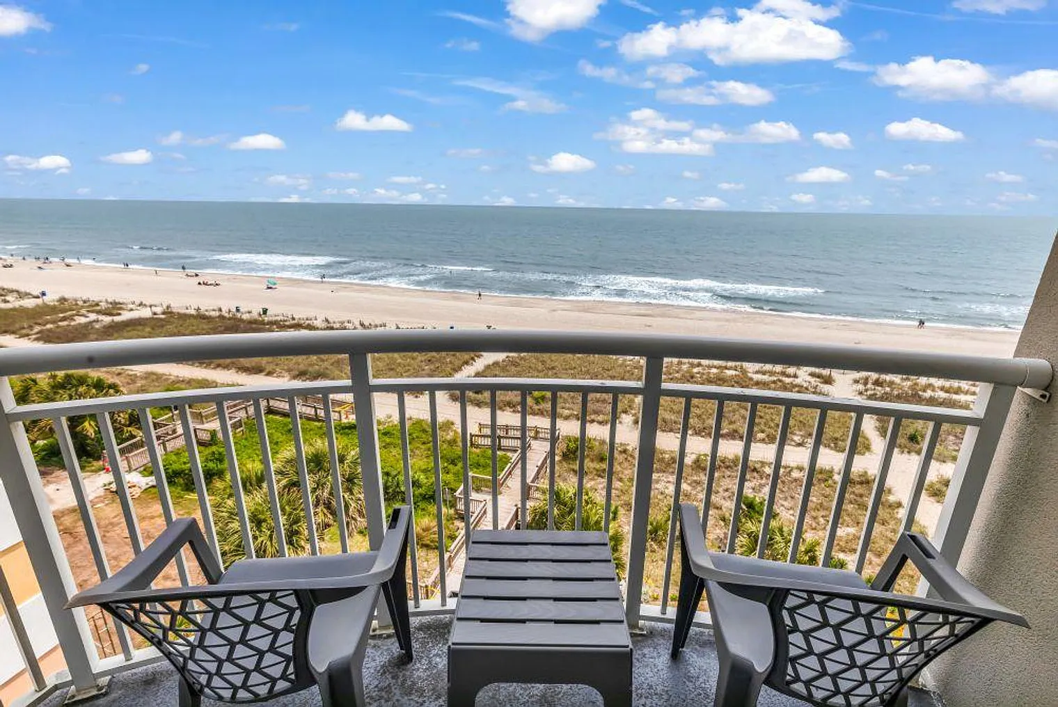 2 bed, 2.0 bath, 807 sqft, $5,302 — Photo 3