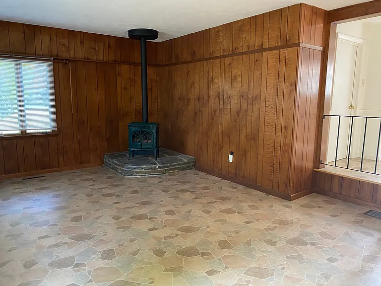 683 E Pleasant St — Photo 10